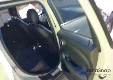 2016 Mini Hardtop Cooper z USA, uszkodzony, nr VIN WMWXU1C55G2D11437